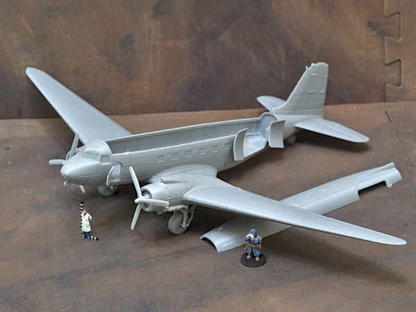 DC-3 / C47 Model Kit | 1/32 (54mm)–1/56 (28mm) Aircraft