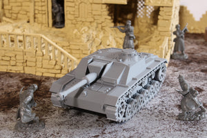 Sturmhaubitze (StuH) 42 — WWII German Assault Gun | 1/32 (54mm)–1/56 (28mm) Scale Model