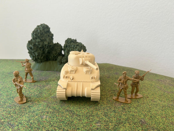 M1A1 Sherman — WWII British Tank | 1/32 (54mm)–1/56 (28mm) Scale Model