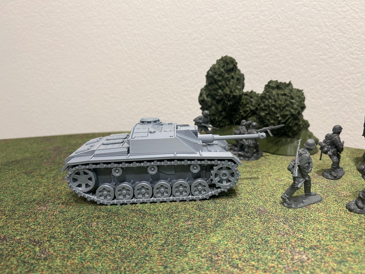 Sturmgeschutz (Stug) III — WWII German Assault Gun | 1/32 (54mm)–1/56 (28mm) Scale Model